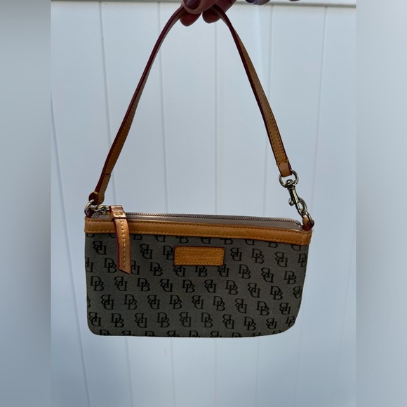 Handbags - Dooney & Bourke Signature Fabric Leather Wristlet Wallet Purse 8x4.5” D